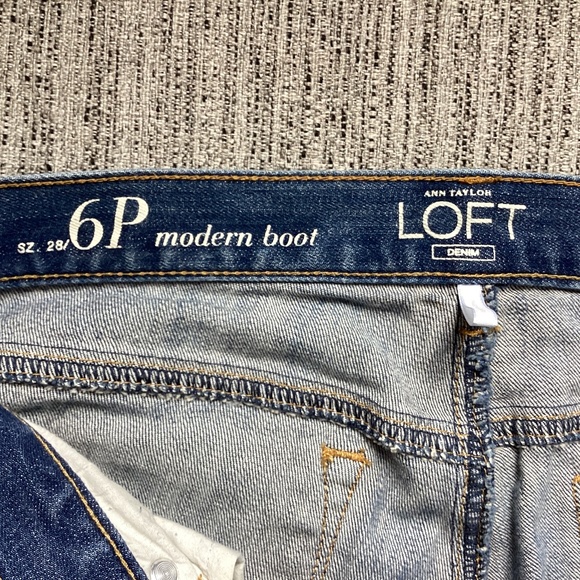 SALE!!! 🏷️ LOFT low Rise Modern Boot Jeans - 28 / 6P - Picture 6 of 6
